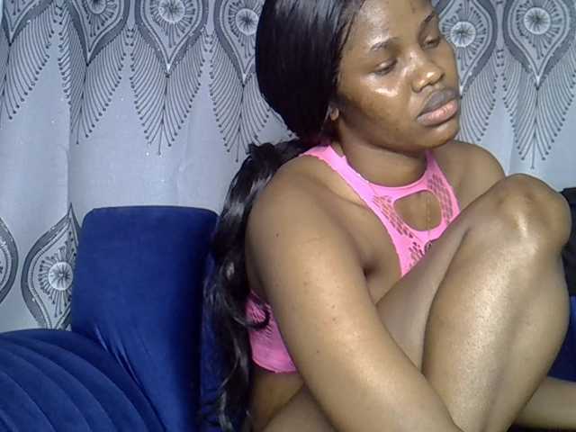 Sexxyylips live cam on BongaCams