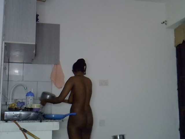 Sexxyylips live cam on BongaCams