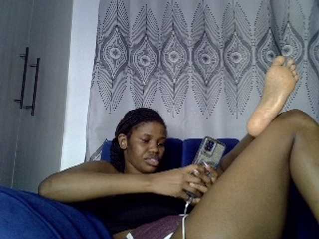 Sexxyylips live cam on BongaCams
