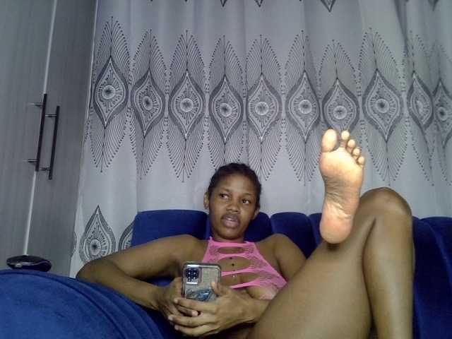 Sexxyylips live cam on BongaCams