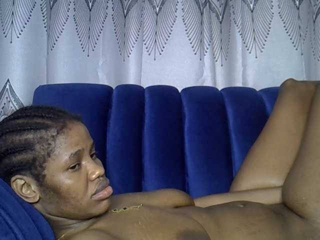 Sexxyylips live cam on BongaCams