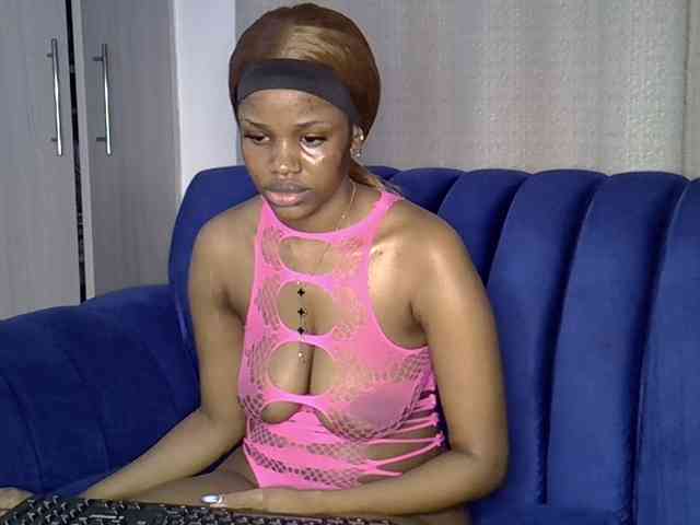 Sexxyylips Live Webcam on BongaCams