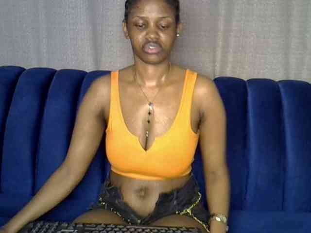 Model: Sexxyylips