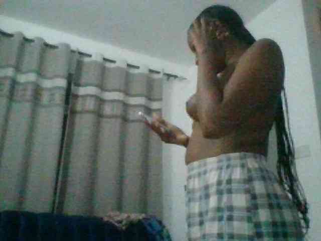 Model: Sexxyylips