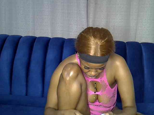 Sexxyylips Live Webcam on BongaCams