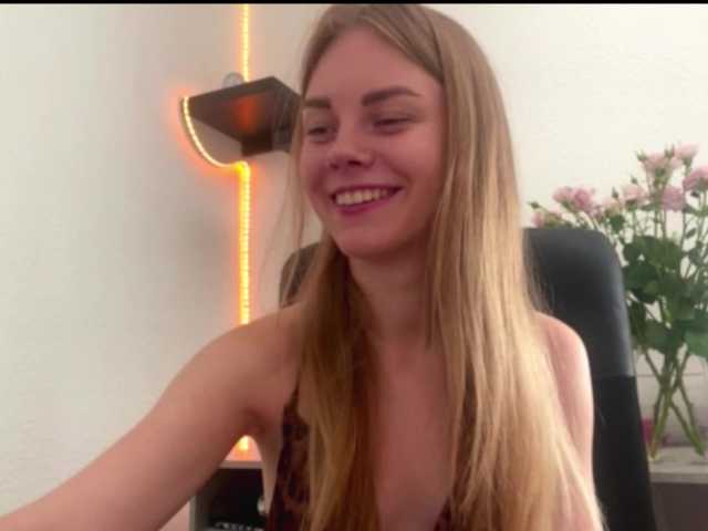 SunStrike live cam on BongaCams