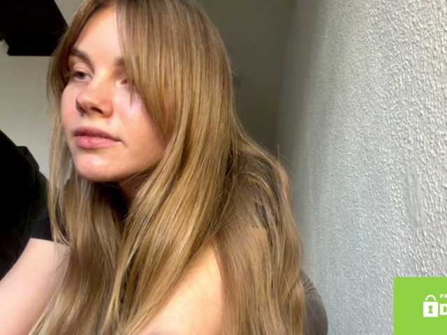 SunStrike live cam on BongaCams