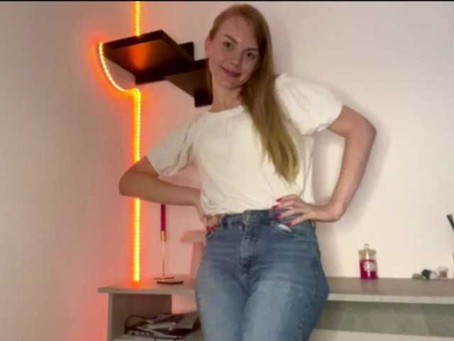 SunStrike live cam on BongaCams
