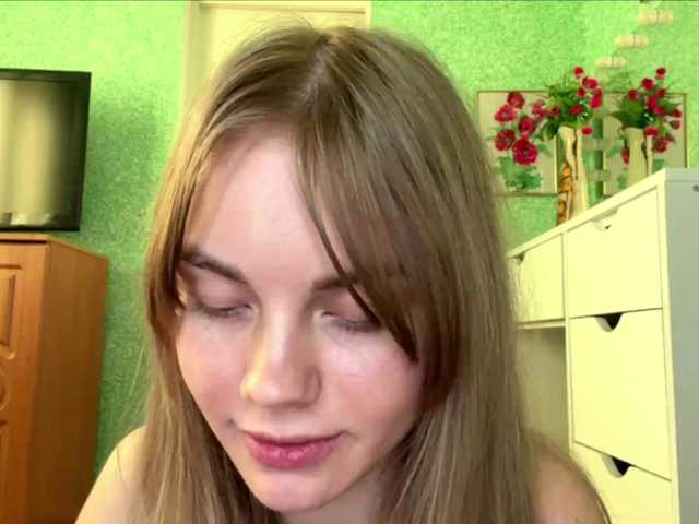 le modèle SunStrike est en webcam porno dans un show sur le site bongacams, il possède les tags suivants: White/Caucasian,Blonde,Trimmed