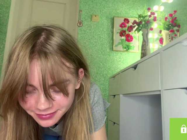 SunStrike, live now on BongaCams