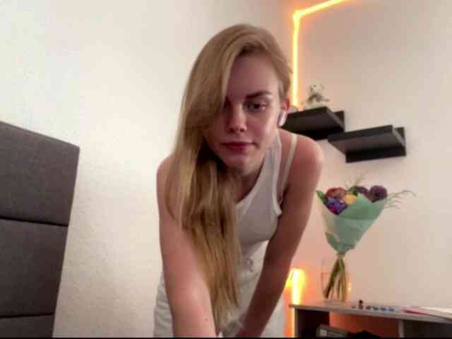 SunStrike Sex Cam Show