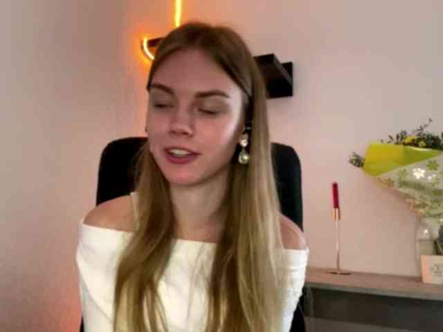 SunStrike Sex Cam Show