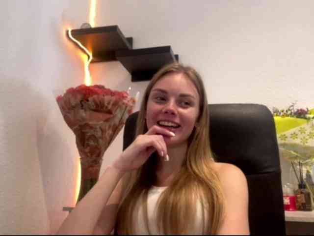 SunStrike Sex Cam Show