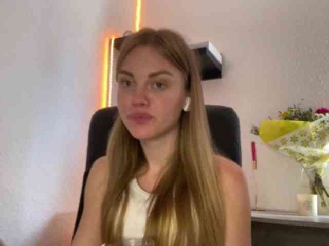 SunStrike Sex Cam Show