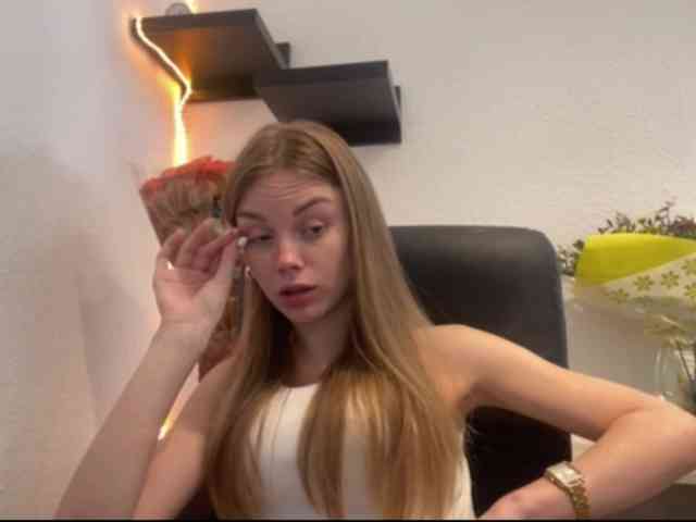 SunStrike Sex Cam Show
