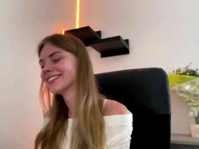 SunStrike Sex Cam Show