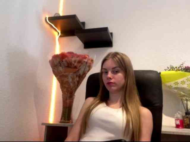 SunStrike Sex Cam Show