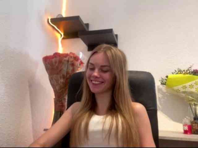 SunStrike Sex Cam Show