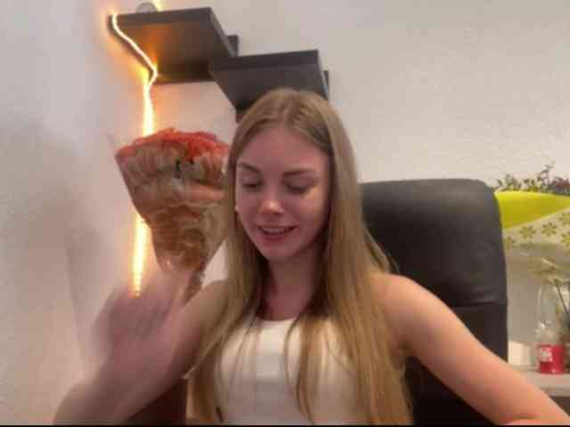 SunStrike Sex Cam Show