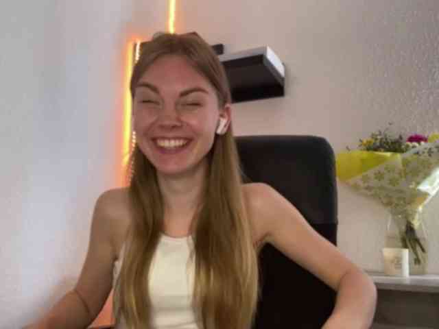 SunStrike Sex Cam Show