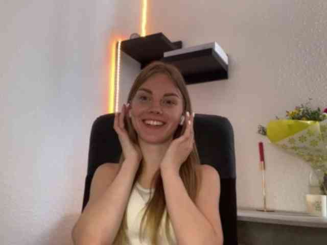 SunStrike Sex Cam Show