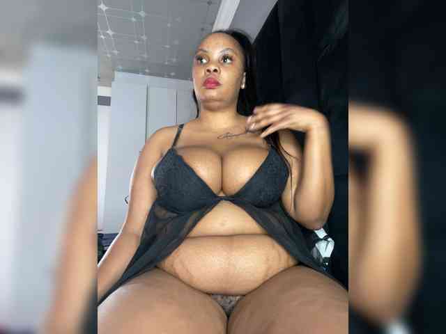 JunePussy webcam