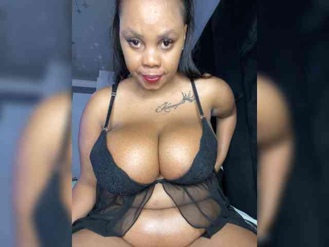 JunePussy webcam