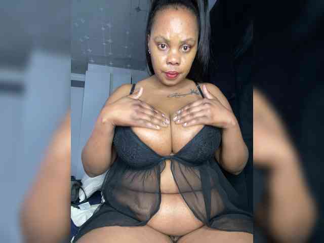JunePussy webcam