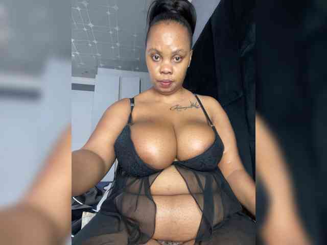 JunePussy webcam
