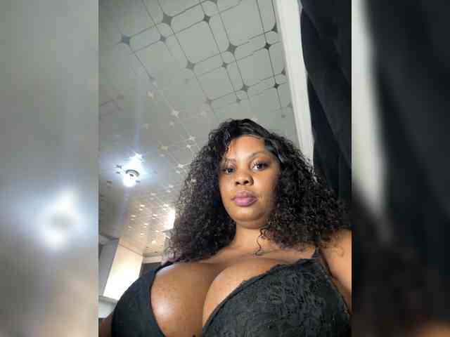JunePussy webcam