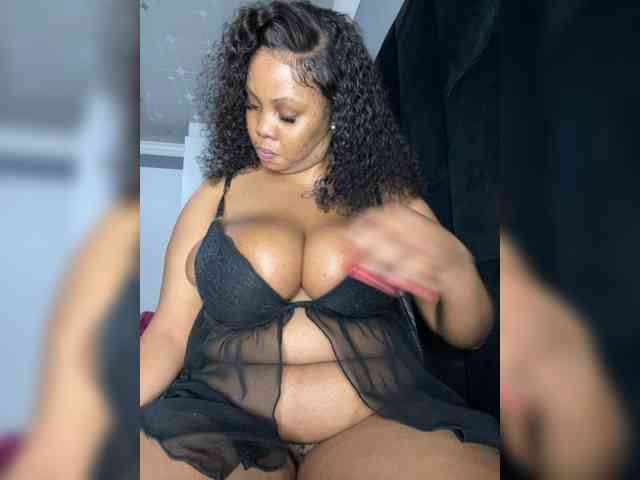 JunePussy webcam