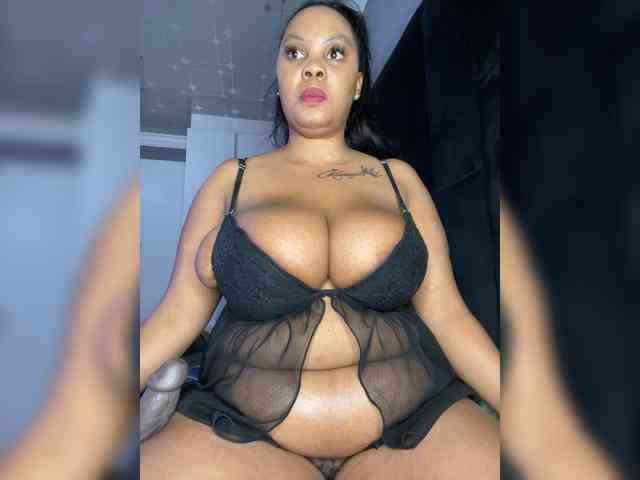 JunePussy webcam