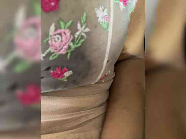 JunePussy webcam