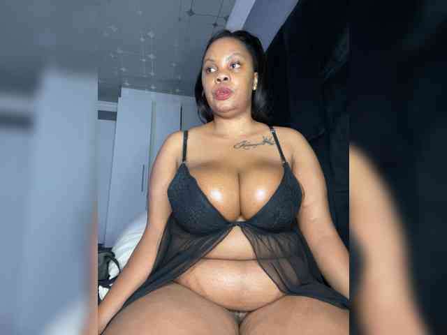 JunePussy webcam