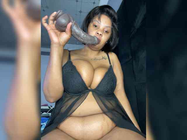 JunePussy webcam