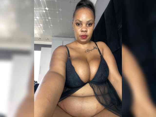 JunePussy webcam