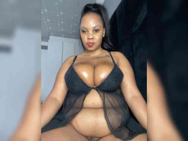 JunePussy webcam