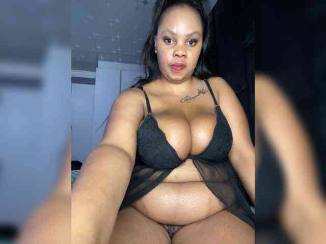 JunePussy webcam