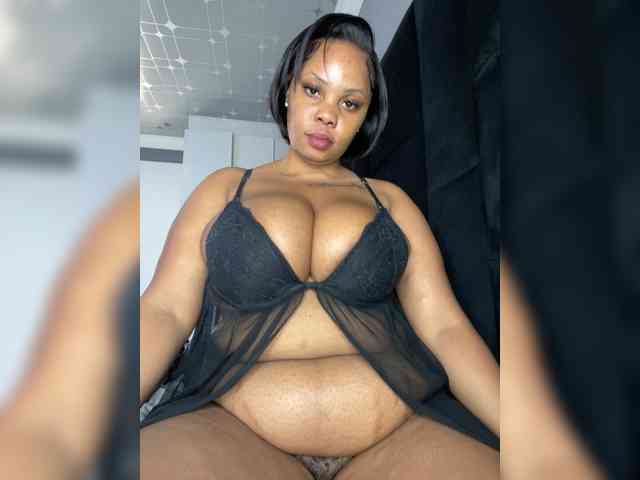 JunePussy webcam