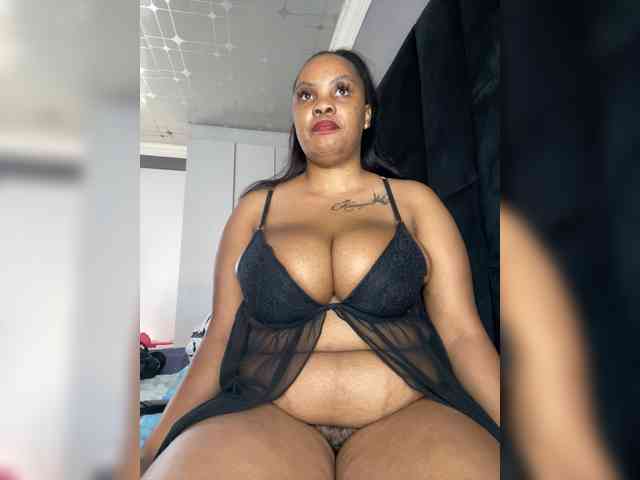 JunePussy webcam