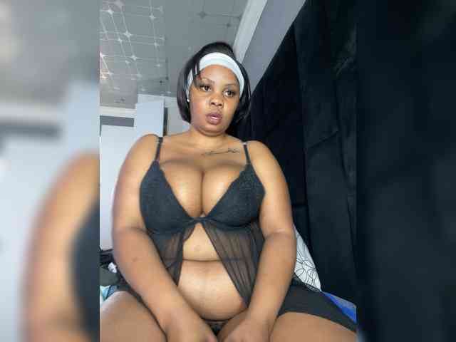 JunePussy webcam