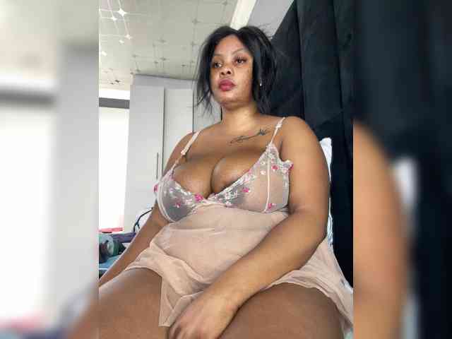 JunePussy webcam