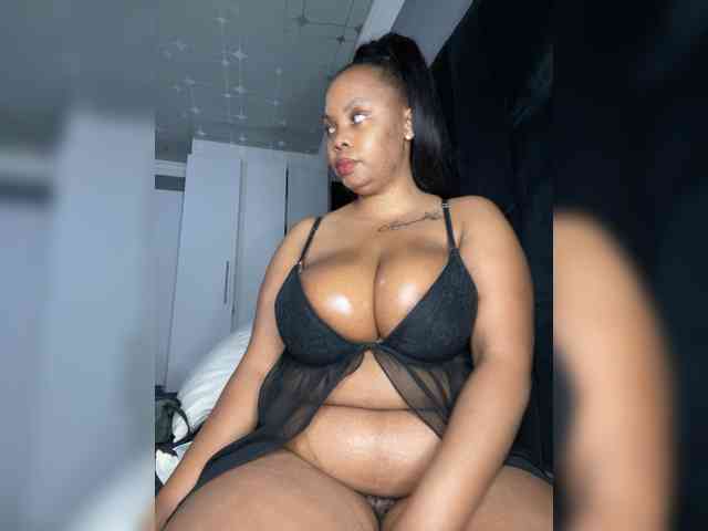 JunePussy webcam