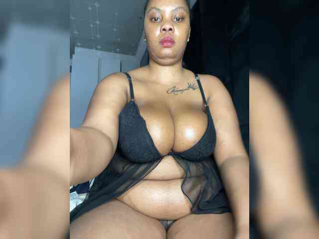 JunePussy webcam