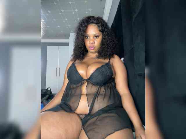 JunePussy webcam