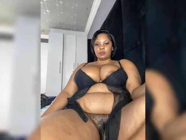 JunePussy webcam