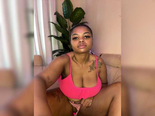 Pretty-thicky live webcam show