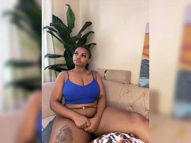 Sex chat gratuit in direct cu Pretty-thicky pe BongaCams
