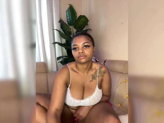 Pretty-thicky live webcam show