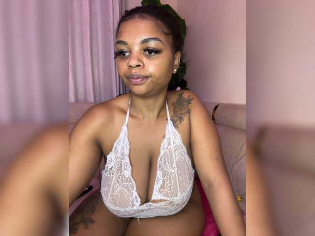 Pretty-thicky live cam on BongaCams